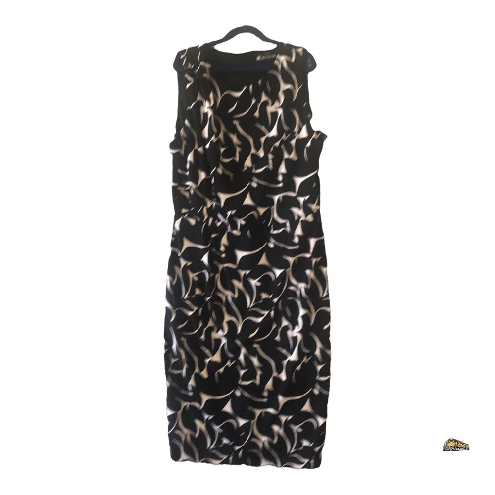 Women’s Valerie bertinelli light weight Black &White Midi Size Dress